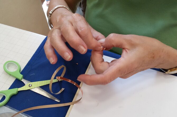 2/3 Hours Art Stained Glass Course in Trastevere - Welding and finishing: bringing your piece together