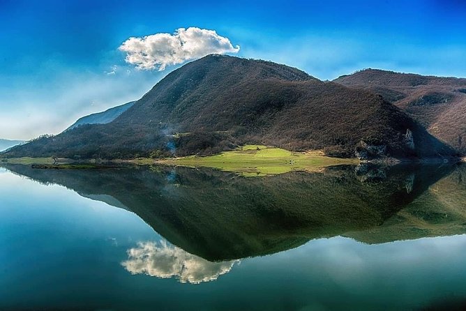 2 days: Hike the peak, Kayak the lake, visit Castle and best food - Key highlights you’ll feel right away