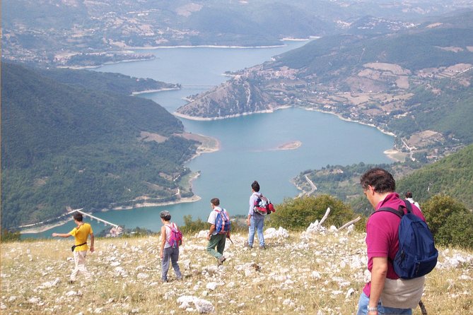 2 days: Hike the peak, Kayak the lake, visit Castle and best food - Collalto Sabino and the hike to Mt. St. John: Roman temple + fresco church