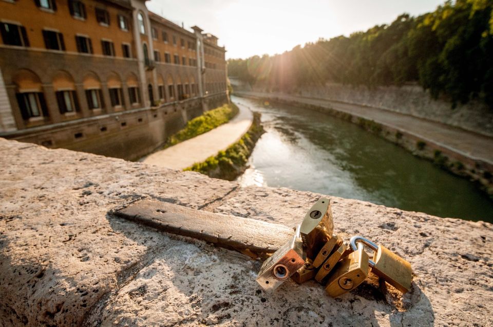 3-Hour Trastevere and Jewish Ghetto Guided Walking Tour - The Jewish Ghetto area: Serraglio delli Ebrei at street level