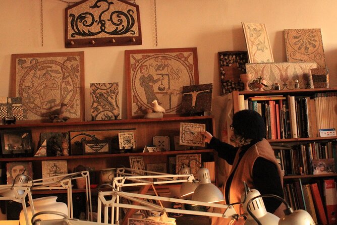 3 Hours Mosaic Workshop in Trastevere - Small group energy: up to 6 people and real help