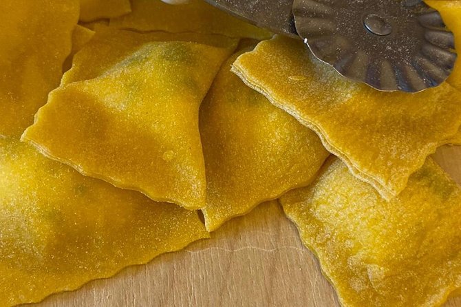 3 in 1 Cooking Class near Navona: Fettuccine, Ravioli & Tiramisu - Instructor energy: chefs you might cook with and what that means for you