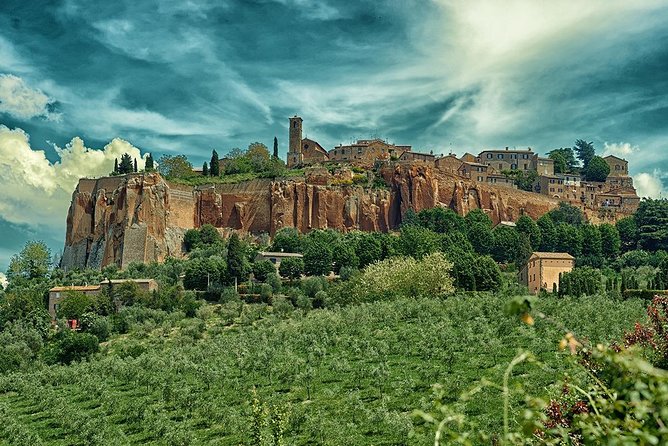 A One Day experience in Orvieto from Rome - Stop 1: Duomo di Orvieto and its mix of Gothic and Romanesque