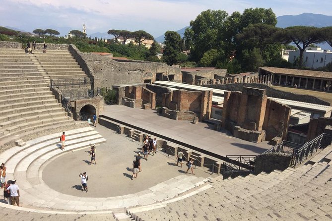 All-Inclusive Pompeii Tour with Guide, Lunch & Ticket from Rome - The Lunch Stop at Ristorante Pizzeria La Gare: Pizza and a Drink, on Schedule