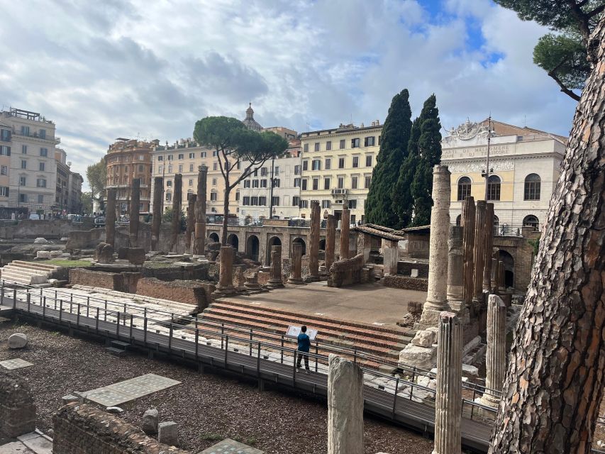 Ancient Rome: Archeological area Largo Argentina - Largo Argentina: a square where Rome has layers