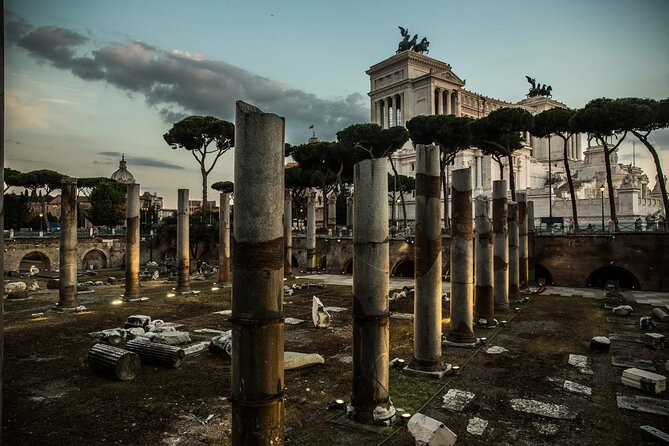 Ancient Rome's Ultimate Night Walk - A 7:00 pm route that links Unification, Papal Rome, and the Forum