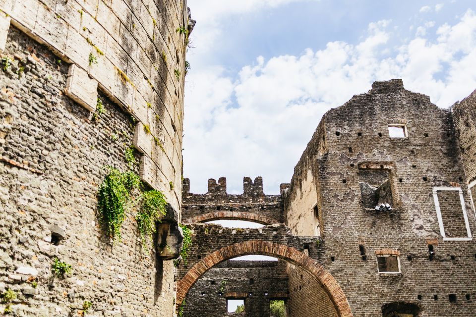 Appia Antica: Full Day Bike Rental with Customizable Routes - Catacombs of San Callixtus: 40 minutes underground