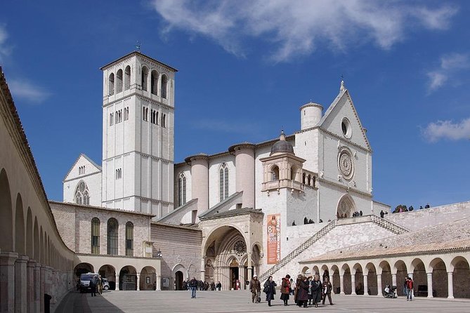 Assisi and Cascia Private Day Tour from Rome with Lunch - Basilica di Santa Chiara: Pink Stone, Clare’s Story, and the Crucifix Tradition