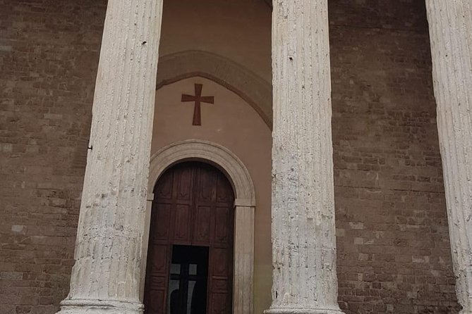Assisi and Orvieto from Rome: Enjoy a Full-Day Small-Group Tour - Santa Chiara and a quick art stop: pace yourself inside Assisi