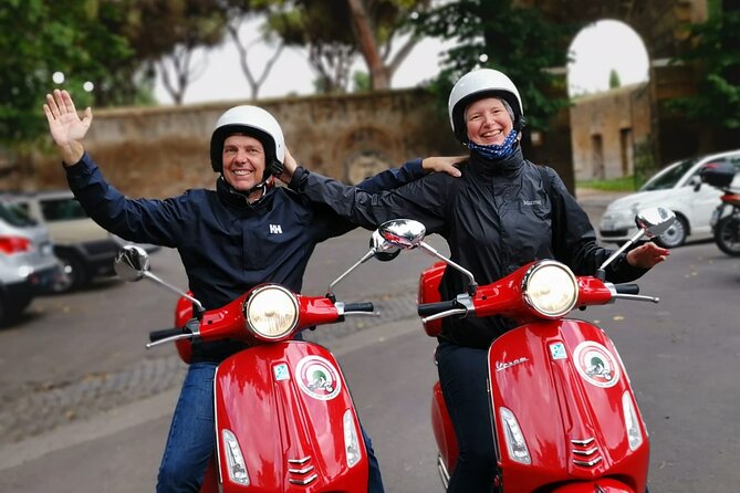 Beautiful Roma Tour on Vespa with Driver - Meeting at Via Aureliana 61: how the tour starts smoothly