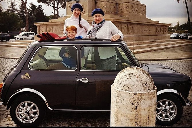Best neighborhoods of Rome by Mini Cooper Classic Cabriolet - Stop 2: Colle del Gianicolo and the Monteverde viewpoint mood