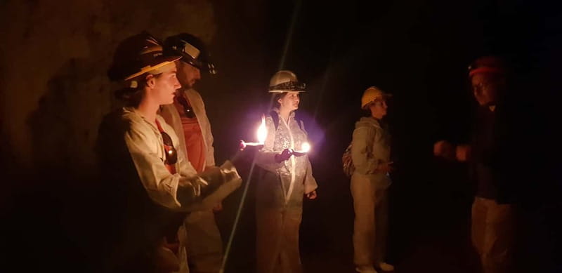 Between Catacombs and ancient Quarries in Rome - Catacombs and the Roman-lamp moment