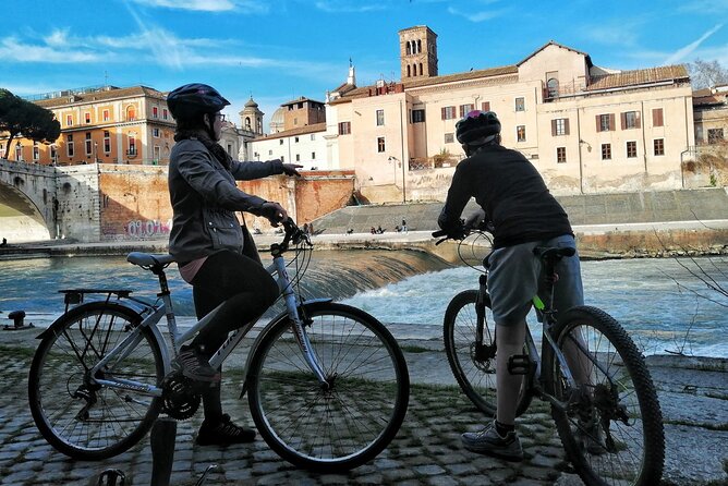 Bike Tour: The city in its heart - What to wear (smart casual works, but be ready to ride)