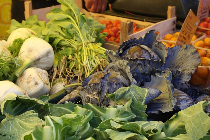Campo dei Fiori Market and Trevi Fountain District Food & Wine Tour in Rome - The Pantheon area: where the tasting really comes into focus
