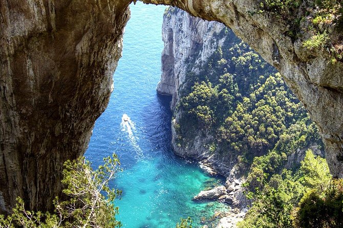 Capri Day Trip from Rome by Bus & Ferry – Guided or Independent - Food and shopping: plan your own lunch choices on Capri