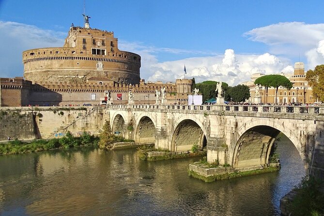 Castel Sant’Angelo: Fast Access Ticket and Optional Audio Guide - Views near the top level: why people keep coming back