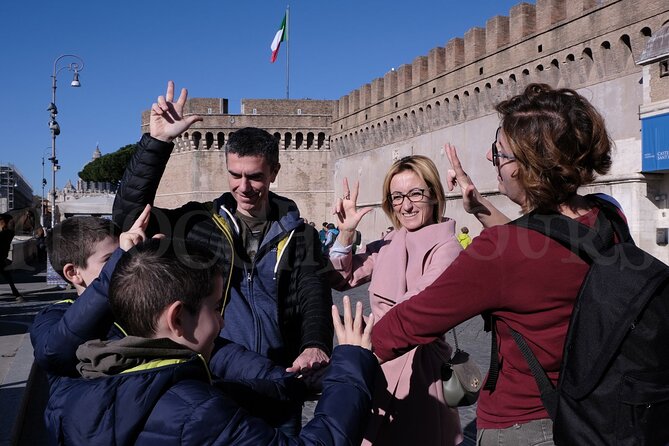 Castel Sant'Angelo Pantheon & Piazza Navona Tour for Kids and Families in Rome - Castel Sant’Angelo: Hadrian’s mausoleum, then popes and prisons