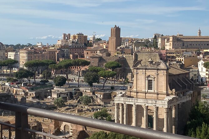 Catacombs, Colosseum, Roman Forum and Palatine Hill Private Tour - Catacombs of San Callisto: underground Rome, solemn and fascinating