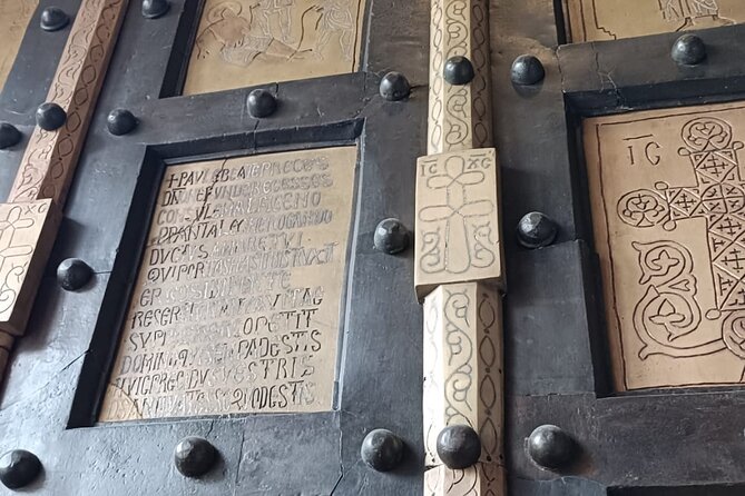 Christian Rome Private Tour: Papal Basilica/Catacombs/Appian way - Stroll the Via Appia Antica: Regina Viarum in Real Life