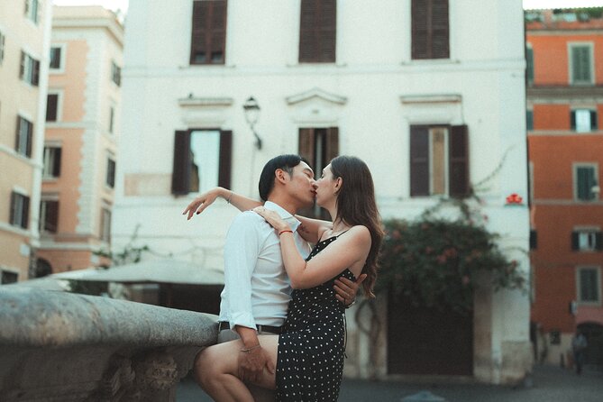 Cinematic Photoshoot in Rome - Colosseum outside in 15 minutes: big icon energy without inside access