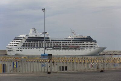Civitavecchia Cruise Ship to Rome PrivateTransfer - Where Your Chauffeur Meets You: Right on the Pier