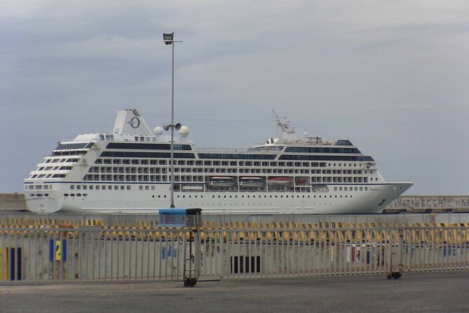 Civitavecchia Cruise Ship to Rome PrivateTransfer - Where Your Chauffeur Meets You: Right on the Pier