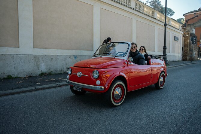 Classic Elegance: Vintage Fiat 500 Cabriolet Rome Tour - Janiculum Hill drive: a scenic route made for photos