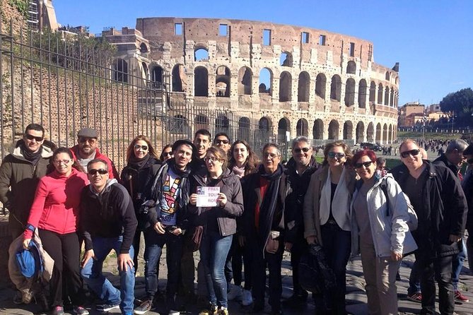 Colosseum and Roman forum. - Start at Palazzo Venezia: a meeting point that saves time