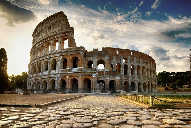 Colosseum and Roman Forum Guided Tour - Guides, Humor, and Why the Story Sticks