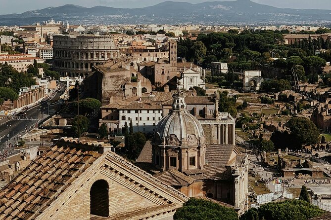 Colosseum and Roman Forum - Private tour - Via dei Fori Imperiali: the straight line through ancient power