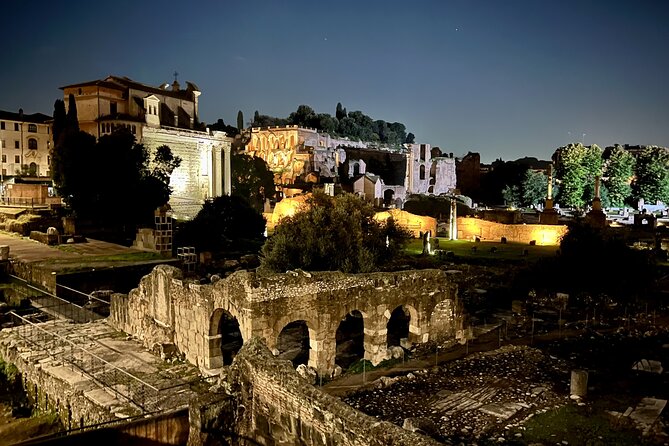 Colosseum and Roman Forum Sightseeing Area Night Walking Tour - Foro Romano and the Forum of Augustus: how to read the ruins as politics