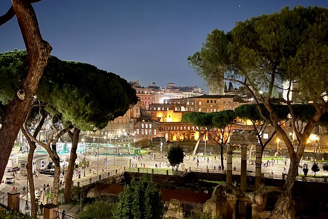 Colosseum and Roman Forum Sightseeing Area Night Walking Tour - Trajan’s Market and the Arch of Constantine: empire shifts you can spot
