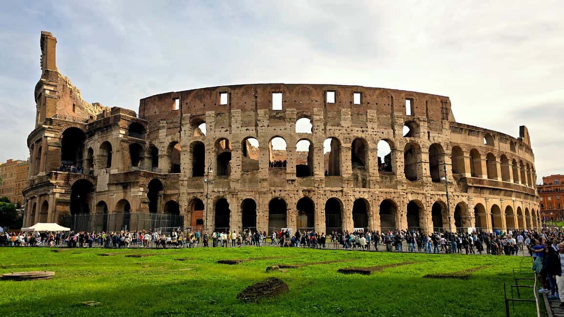 Colosseum Arena Tour, Palatine Hill and Roman Forum - Finding the Group Fast: Arch of Constantine Start, English Guide, Radio Help