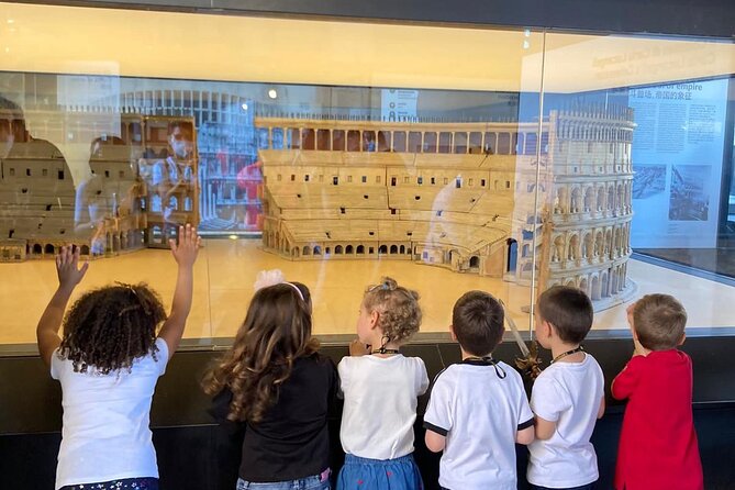 Colosseum Game for Kids and Families - Meeting at the Arch of Constantine: start where the action begins