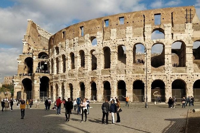 Colosseum guided tour with arena option - Palatine Hill: ruins, palaces, and the Rome-overview feeling