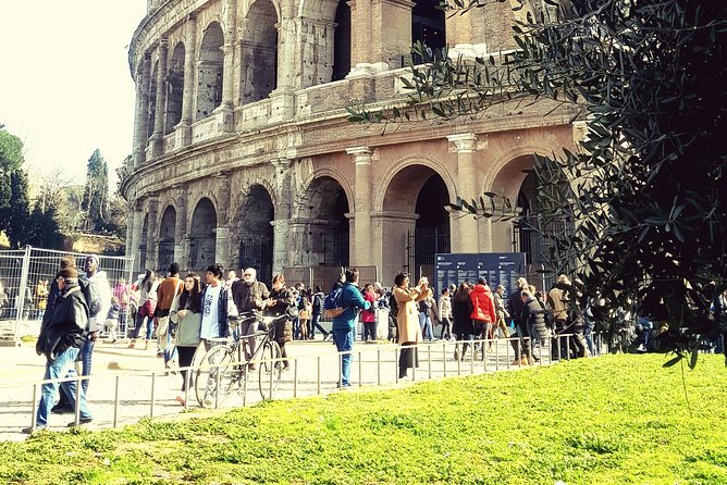 Colosseum guided tour with visit to the arena - Meeting Point at Via della Polveriera: Logistics You Should Not Skip