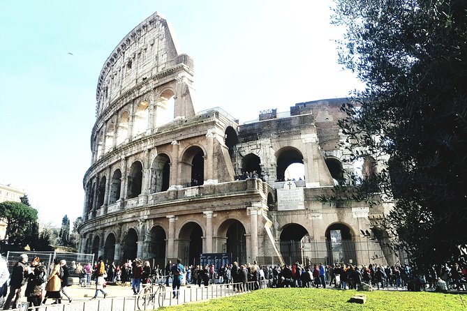 Colosseum guided tour with visit to the arena - English Guides, Real Q&A, and the Storytelling Style That Helps