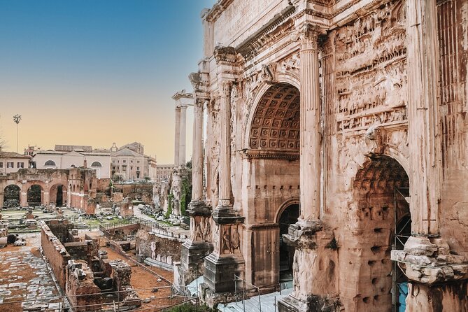 Colosseum, Palatine Hill and Roman Forum with Guided Tour - Meet-up, timing, and the small-group factor