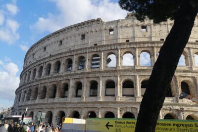 Colosseum Private Tour - Entering the Colosseum with a guide, not a random audio app