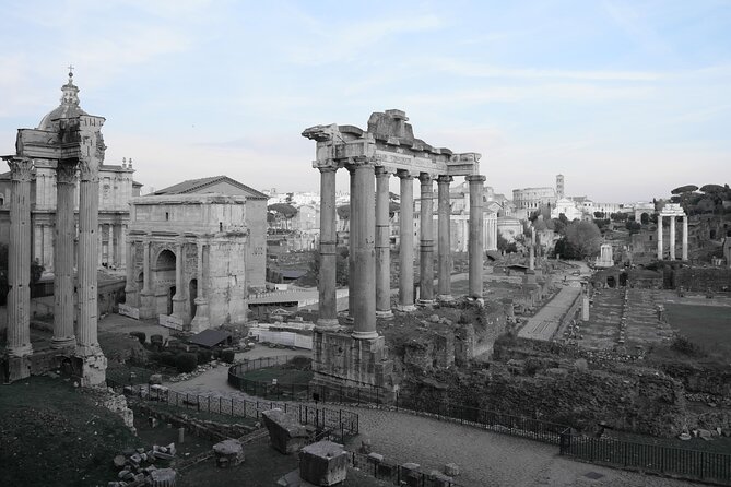Colosseum, Roman Forum and Palatine Hill with Isuf - Meeting point and timing: a 3:00 pm start that fits the day