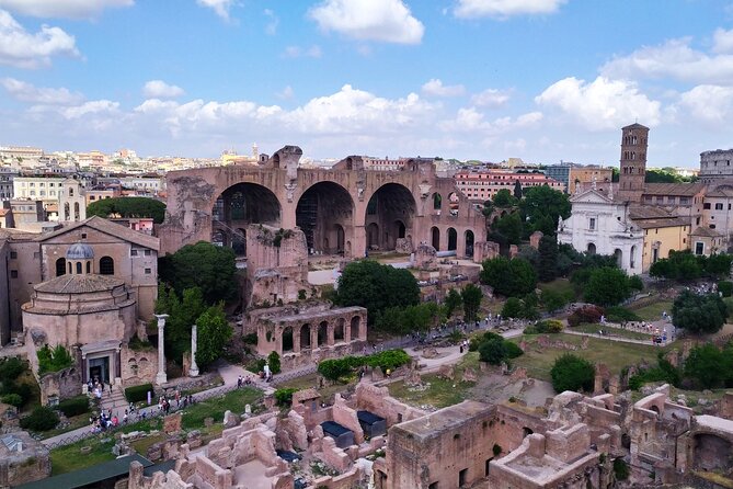 Colosseum, Roman Forum and Palatine Hill with Isuf - Stop 1: Colosseum in about 45 minutes