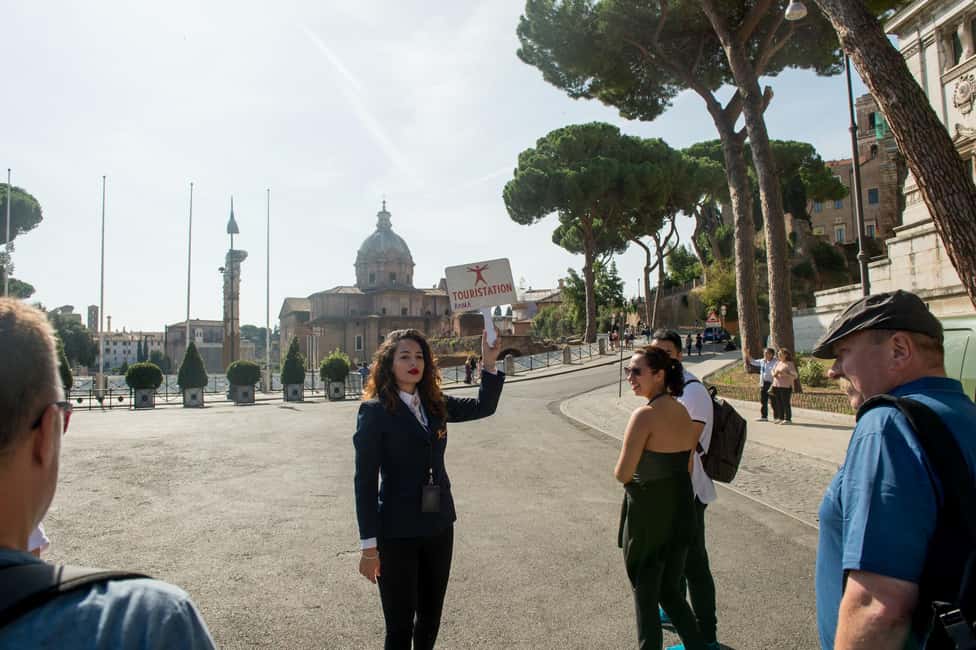 Colosseum & Roman Forum Semi-Private Guided Tour - Piazza Venezia to Campidoglio: The Start That Helps You Read the Ruins
