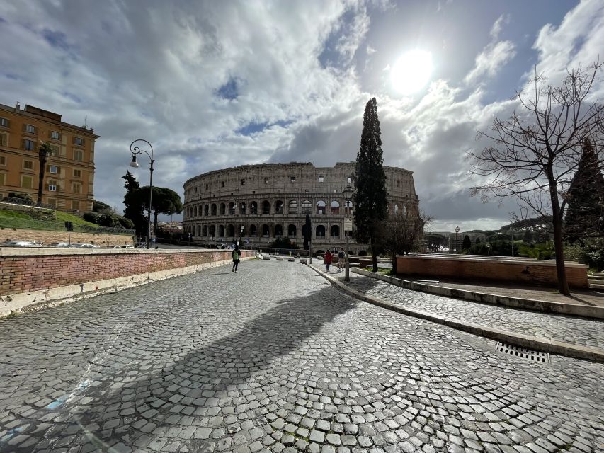 Colosseum: Semi Private Tour with VIP Arena Access - The 1.5-Hour Game Plan: Photos First, Then the Colosseum Story