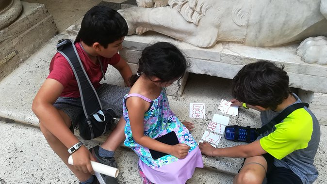 Colosseum Tour Express for Kids and Families in Rome with Local Guide Alessandra - Meeting at Piazza del Colosseo and getting in without hassle