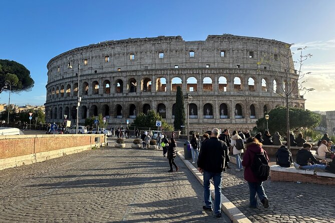 Colosseum with Roman Forum & Palatine Digital Audio Guided Tour - Palatine Hill: Origins, Imperial Power, and Legends Under Your Feet