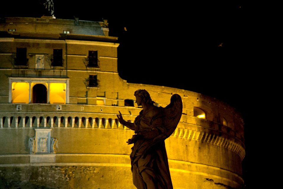 Dark Heart of Rome - Facts, Legend & Mystery Walking Tour - Via del Governo Vecchio and Via Giulia: where the stories start to stick