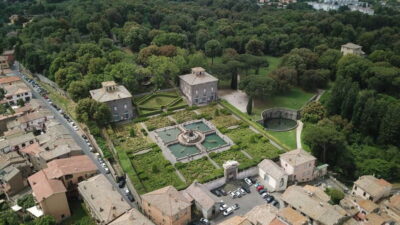 Day trip Frm Rome: Civita di Bagnoregio & Villa Lante Garden - Private transport perks: Wi‑Fi, Coca‑Cola, and zero bus drama