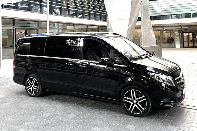 Departure Transfer: Rome to Fiumicino Airport FCO by Luxury Van - Key highlights at a glance