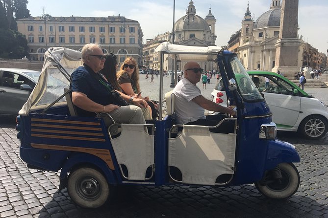Discover the famous seven hills of Rome with the calessino bee - Piazza dei Cavalieri di Malta on the Aventine: where boundaries feel blurry