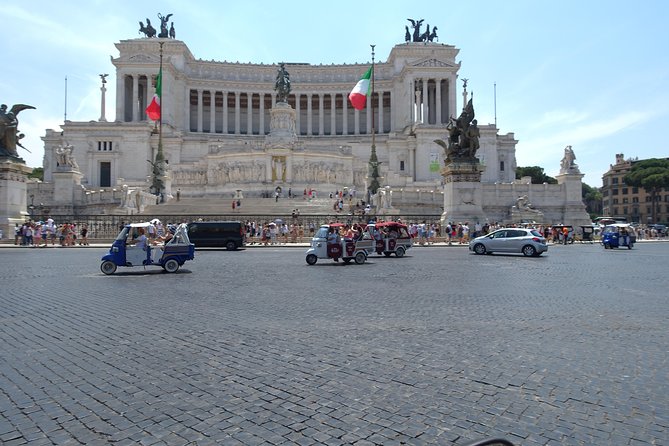 Discover the famous seven hills of Rome with the calessino bee - Campidoglio (Capitoline Hill): Rome’s civic heart